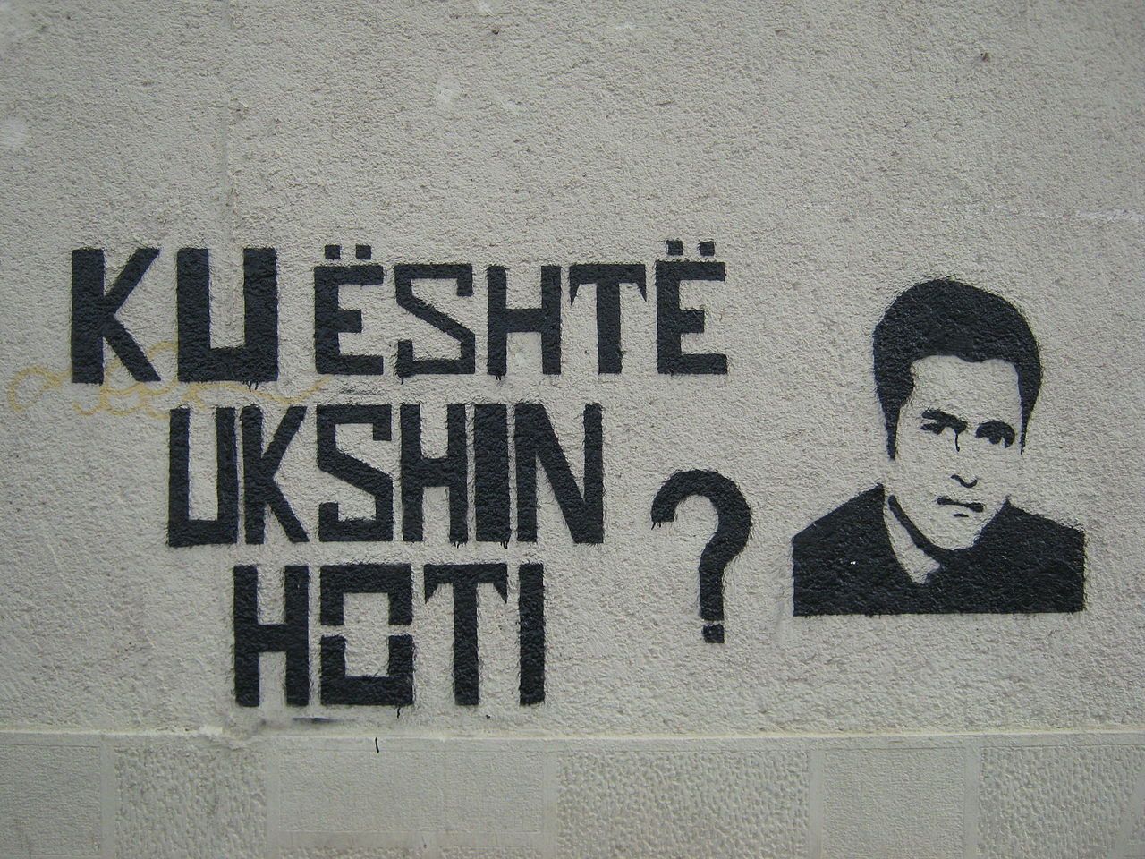 Kush ishte patrioti shqiptarë Ukshin Hoti ?
